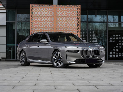BMW i7  Фото №3